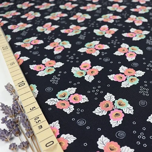 Bio Popeline Baumwollstoff Monsoon Bloom Aus Der Serie Tropical Garden Von Cloud9 3 Bio Popeline Baumwollstoff Monsoon Bloom Aus Der Serie Tropical Garden Von Cloud9