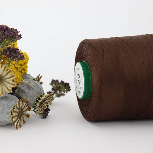 Nähgarn Walnussbraun 100% Bio Baumwolle Scanfil 5000m Kone 4 Nähgarn Walnussbraun 100% Bio Baumwolle Scanfil 5000m Kone – Bild 2